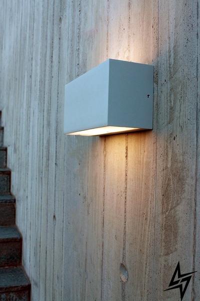 Настенный фасадный уличный светильник Norlys Asker 1513AL 27900 фото в живую, фото в дизайне экстерьера