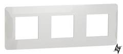 Трехпостовая рамка глянцевая Unica New Studio NU200618 белая Schneider Electric фото