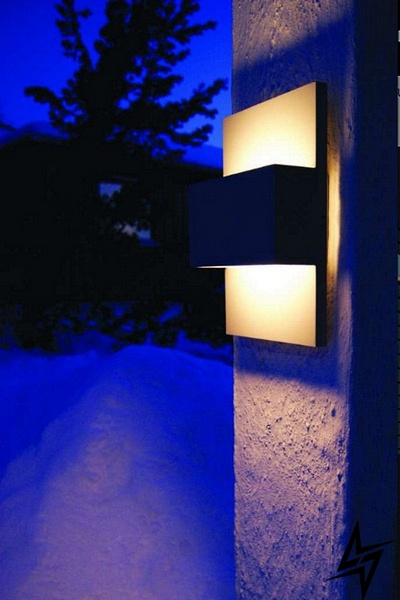 Настенный фасадный уличный светильник Norlys Geneva 874GR 28023 фото в живую, фото в дизайне экстерьера