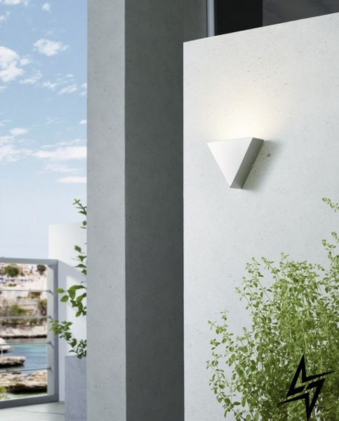 Вуличний настінний світильник Eglo Trigo 95093 LED  фото наживо, фото в дизайні екстер'єру