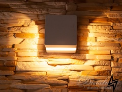 Плоский фасадный LED светильник D23-31140 Белый DFB-5001-C-WH фото в живую, фото в дизайне экстерьера