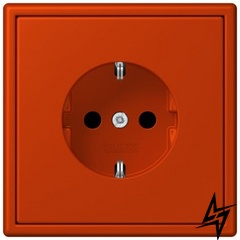 LC1520KI4320A Les Couleurs® Le Corbusier SCHUKO®-розетка со встроенной повышенной защитой от прикосновения rouge vermillon 59 Jung фото