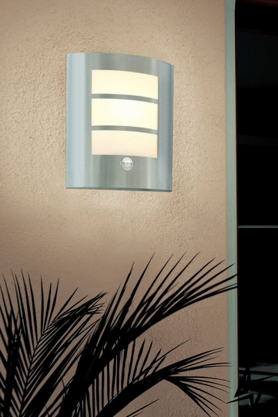 Настенный фасадный уличный светильник Eglo 88142 34807 фото в живую, фото в дизайне экстерьера