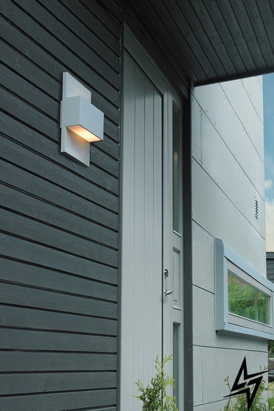 Настенный фасадный уличный светильник Norlys Geneva 879W ЛЕД 28025 фото в живую, фото в дизайне экстерьера