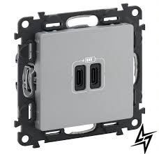 Розетка з двома USB-роз'ємами тип C + тип C 240V/5V 3000мА Valena Life алюміній Legrand 753307 фото