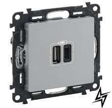 Розетка з двома USB-роз'ємами тип A + тип C 240V/5V 3000мА Valena Life алюміній Legrand 753306 фото