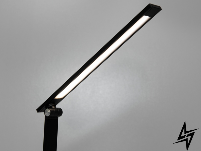 Светодиодная настольная лампа D23-38872 A5502P BK wireless charge фото в живую, фото в дизайне интерьера